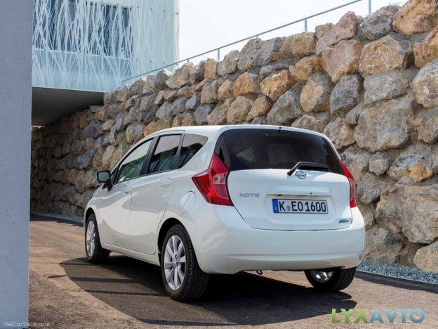 Фотографии задней части Nissan Note 2014