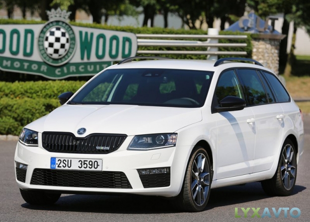 Фото универсала Skoda Octavia Combi RS 2014