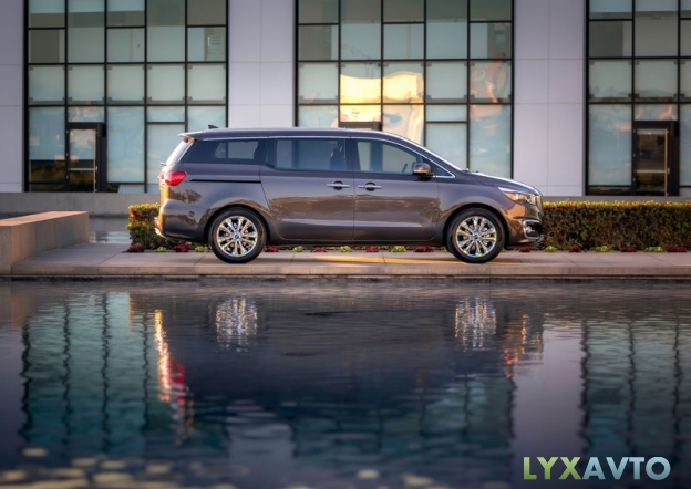 Kia Carnival 2015 фото сбоку