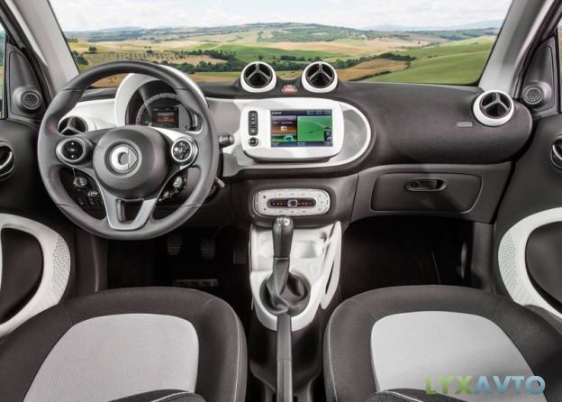 Фото салона Smart Fortwo и Forfour 2015 2016