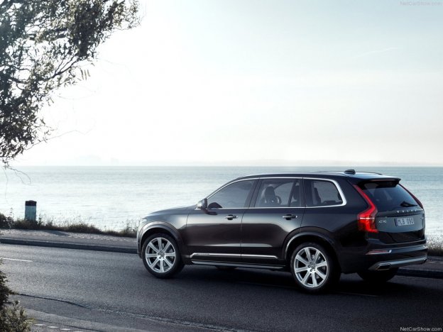 Фотографии сзади Volvo XC90 2016