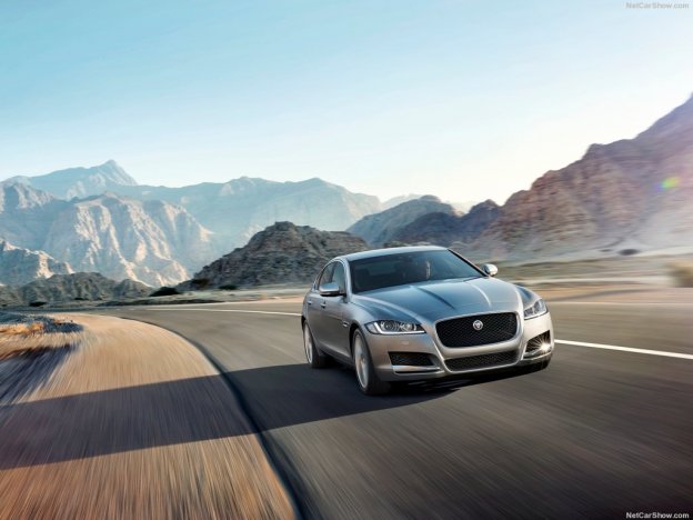 Jaguar XF 2015 2016 спереди