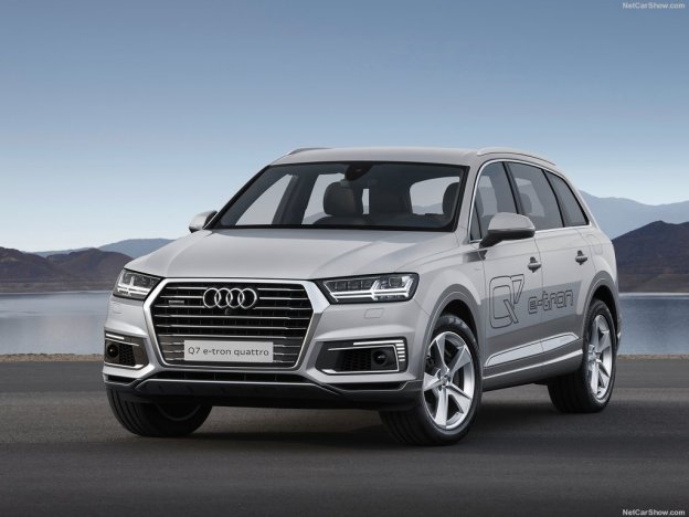 Фото спереди Audi Q7 e-tron 2016-2017