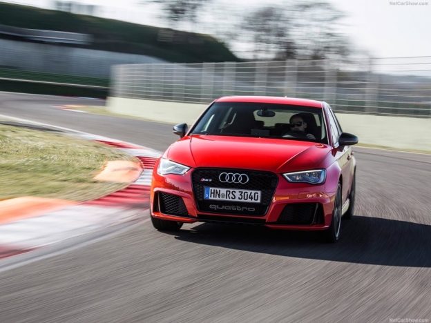 Фото Audi RS3 Sportback 2016-2017 спереди