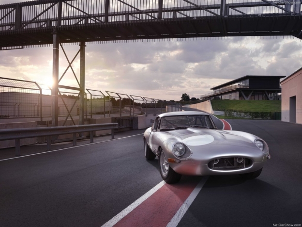 Фото Jaguar E-Type Lightweight 2016-2017 спереди