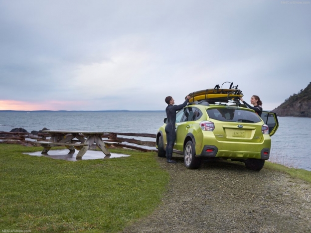 Фото Subaru XV Crosstrek 2016-2017 сзади